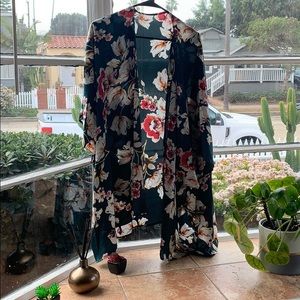 Floral kimono never worn!